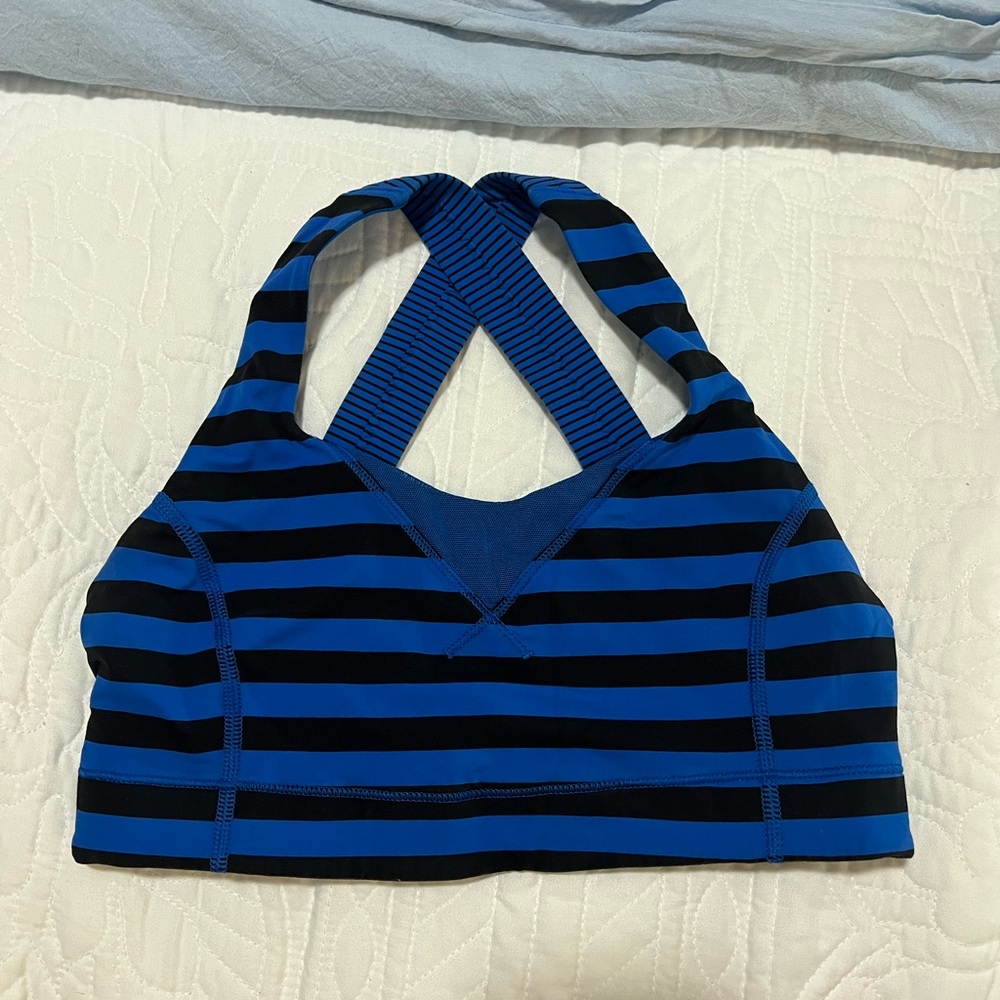 Lululemon sports bra
